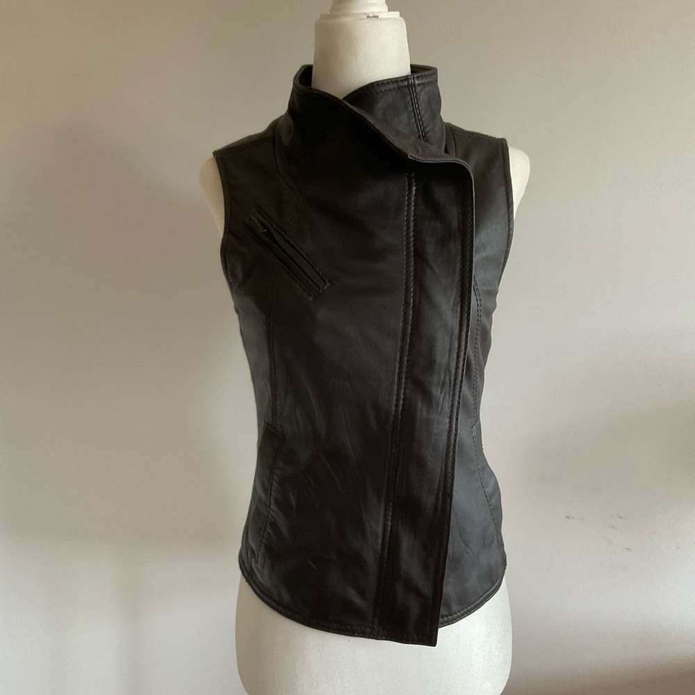 June leather Black Sleeveless vest XS